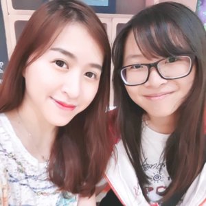 #sister #asian #starclozetter #clozetteid #fotd #potd #fam #family #pekalongan #selca #wefie #girl #selfie #wideselfie #samsungs8plus