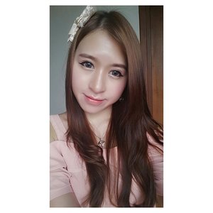 #asian #selca #selfie #chinesegirl #chinese #ullzang #uljjang #kawaii #clozettedaily #clozetteid #clozette #potd #fotd #motd #pink #ribbon #girl #makeup #naturalmakeup #blogger #indonesianbeautyblogger #beauty #beautyblogger