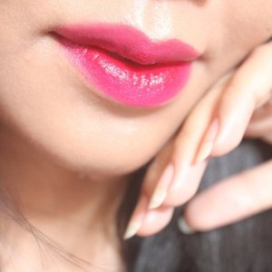 bright pink red gradiation lips using @bourjoisid Rouge Velvet Edition in #oleflamingo and #grandcru 💋💋
#bourjois #senayancitybeautyshowcase #brightlipstick #clozetteID #clozette #bbloger #beautyblogger #lipstckjunkie #gst