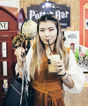 Having fun at @potterbar booth todayy, Olive the tiny owl on fleek 😍 it's too cuteee 🐥🐥
Visit their booth at @hyperlinkproject this weekend from Fri-Sun at SSCC Supermall Sby 😉
#clozetteid #eventsurabaya #potterbar #hyperlinkproject #hyperlinkproject2016