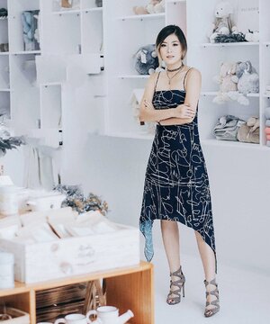 Today's #ootd for #LBxIntro Trunk show, dressed up in @lovebonitoid Adana dress 😍
Pic by @katherinlakz 😙
#clozetteid #lovebonitoid