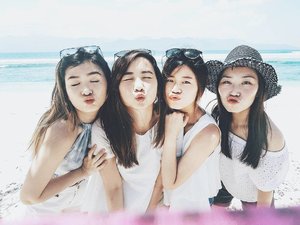 Four kisses from four of us 😙
#GiliBabes #GiliTrawangan #BarceBabesVacay #exploregili #exploreindonesia #clozetteid