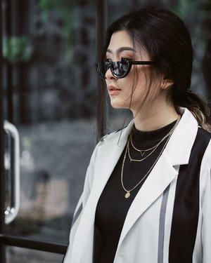 A snap before off duty, details in @weglasses.id sunnies and @ashleighandsage.co necklacee ✨
#clozetteid