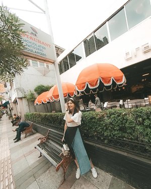 In front of our fave oldish restaurant, Braga Permai since 1923 🖤