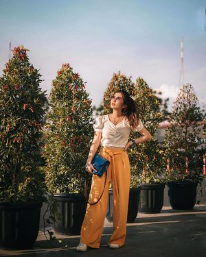 Having a date routine with @gianciana last week and thanks for the pic sis!! As I said on my IG story, this @eightbylabel8 pants is wayyy too comfy that i cannot count how many times i wore them out alrd 🤤🤔
#clozetteid #cgstreetstyle #ggrepstyle #lookbooknu #streetwear #ilovestreetstyle
