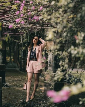 Rarely wear pink but cant hold myself for this set from @cloth_inc 🌹🌹
📸 @vikilie
#clozetteid #cgstreetstyle #ggrepstyle #lookbookindonesia #lookbooknu #looksootd #ilovestreetstyle
