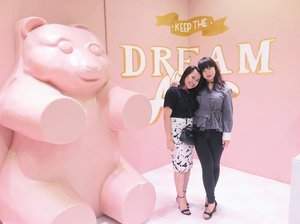 Got the opportunity to attend @micca.atelier fashion show yesterday thanks to my big sis @tamaraemilia 🌺 felt like a dream to be able to attend a fashion show again after moving out to Germany 🇩🇪 😍❤️ we have been friends since 2012 / 2013 because of blogging and has become really good friends beyond our blogs 💕🎀 #friendshipgoals