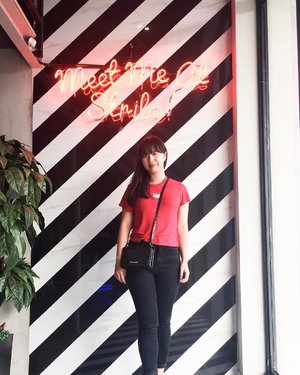 Discovered a cute café this afternoon 💕🎈 I’m wearing Red today to celebrate Independence day ! Digrahayu Indonesia 🇮🇩 hope you all are enjoying your free day!