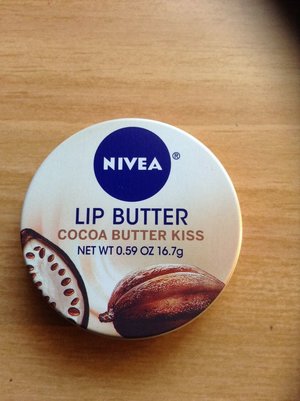 nivea lip butter protecting your lips. #lipbutter #lipbalm