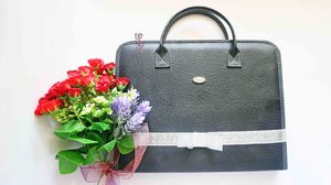 [BLOG UPDATE! / DETAIL] - INEZ LUXURY PACK 
tas luxury pack inez 
http://www.reginapit.com/2017/07/review-inez-palette-with-luxury-pack.html
