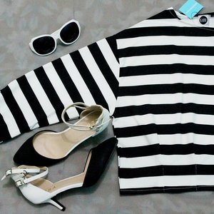 Black & white galore! 
Looking for another BW fashion items 
#clozetteid
 KIMI at @hijabenka
 Ezra by @zaloraid