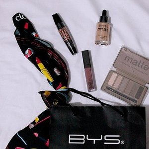It's never too late to buy a new makeup, click link on bio to read my review about @byscosmetics_id 💛 Thanks a lot @clozetteid for inviting us 💋.#BYS #BYSIndonesia  #BYSxClozetteIDReview #ClozetteIDReview #ClozetteID