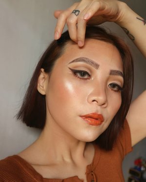 Challenge accepted.
Finish result of recreating @desiperkins 's sculpted look.
I wish my skin would look like this eerrrrday 🏖️
.
Deets
@tartecosmetics pro palette shade Smoked for winged liner
@morphebrushes contour palette
Falsies @meisabulumata 
@benefitindonesia ka-brow
Highlighter @hourglasscosmetics ambient palette
💄@makeoverid lip amplify exposed + @getthelookid Color riche 640 + @mineralbotanica Lip glaze Corona
.
.
#sigma #sigmasculpt #sigmasculpt @sigmabeauty @shaisigma
#fakeupfix #makeupforbarbies2 #anatasiabeverlyhills  #peachyqueenblog #abhbrows #bretmanvanity #nyxcosmetics_indonesia #amrezyshoutouts  #beautygram #morphebrushes #instamakeup #undiscovered_muas #morphebabe #slave2beauty #wakeupandmakeup #makeupobsession #fiercesociety #bunnyneedsmakeup #hypnaughtymakeup #makeupinspiration #clozetteid #beautybay