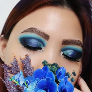 LAST LOOK OF MY FLOWER SERIES 🔵💙silk blue orchid inspired look.Anyway, ada yg bisa nebak gak berapa jam kira-kira kl aku buat satu eye shot detail gini? 😂..Eyes deets@sigmabeauty Eyeshadow Base Primer - Ignite #sigmabeauty #sigmaprimetime@bhcosmetics take me back to brazil@morphebrushes dare to date Brushes :#bhcosmetics , Sigma Brushes , @masamishouko...#makeupfeed #unleashyourinnerartist #creativemakeup #eyelooks #makeuptutorial #makeuplooks #wakeupandmakeup #sigmabrush #clozetteid #slave2beauty #wake2slay #eyeshadowtutorial #amrezyshoutouts #undiscovered_muas #inssta_makeup #makeupaddict #featuremuas #morphebabe #beautyunderyourinfluence