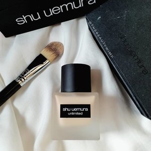 Shu Uemura Unlimited Fluid Foundation..It is packed in a frosted square glass bottle, that i thought it'd b so bulky. However it turns out only the size of the hand palm. It also comes with pump, so we can easily control how much product we dispense.For its texture and formula go check out my 2 previous posts 🔙🔙🔙🔙...#fakeupfix #makeupforbarbies2 #shuuemura  #shuuemuraid #unlimitedfoundation #bretmanvanity #nyxcosmetics_indonesia #amrezyshoutouts  #beautygram #foundation #undiscovered_muas #morphebabe #slave2beauty #wakeupandmakeup #makeupobsession #fiercesociety #bunnyneedsmakeup #hypnaughtymakeup #makeupinspiration #clozetteid #beautybaycom
