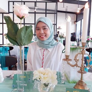 Wearing my best smile to Ifthar with @hijaberscommunitybks & @azaleabeautyhijab In @3cooks. Azalea is sister brand of Nature and they have concern with hijaber's hair care. They formulated their product that can suit well for woman who wearing hijab😍💚...#clozetteid #azaleahijabshampoo#therealhijabhaircare#azaleahijabdating#azaleaxHCBekasi #ulzzang #fashionblogger #블로거 #얼짱#패션스타그램 #패션블로거 #스트리트패션 #스트릿패션 #스트릿룩 #스트릿스타일 #패션 #스타일#일상 #데일리룩 #셀스타그램 #셀카 #ブロガー #ファッションブロガー