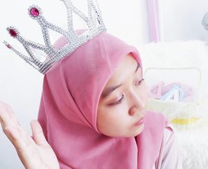Treat myself like a Queen👑 Loving and respect yourself first❤💖💙💚💛💜🖤💝 before You do to the others😊 - K...#clozetteid #ggrep #bvloggerid #insviraltif #femaledaily #beautiesquad #beautybloggerid #bloggerperempuan #indonesianfemalebloggers #bloggermafia #kbbvmember #kbbvbeautypost #beautynesiamember #makeup #skincare #makeupenthusiast #makeupjunkie #flatlay #ulzzang #블로거 #얼짱 #뷰티블로거 #ブロガー#美容ブロガー #kawaii #かわいい