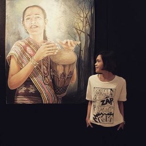 Dari salah satu lukisan yang dipamerkan oleh Pelukis NTT. Nusalontar, demikian tema pamerannya. Ini adalah tahun ke-10 digelar sebagai pengingat bahwa seni rupa dari NTT masih menjadi pilar seni rupa Indonesia

#Art #Painting #History #Sumba #ClozetteID