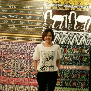 Sejak empat tahun lalu, saya berkeinginan untuk berjalan jauh jauh ke Indonesia Timur. Membeli sendiri kain kain tenun (enggak cumaa nitip melulu), semoga akhir tahun ini terjadi ya. Iya 📸 @rizqimia23
#Art #Painting #History #ClozetteID