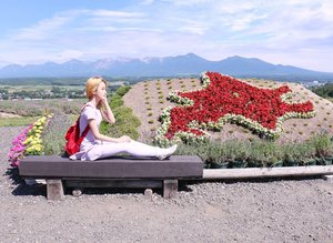 Beauty begins the moment you decide to be yourself..
.
.
#furano #hokkaido #lavenderfarm #farmtomita #photography #japan #kawaii #fashion #fairykei #instadaily #hokkaidolikers #ig_hokkaido #japan_daytime_view #japantrip #clozetteid