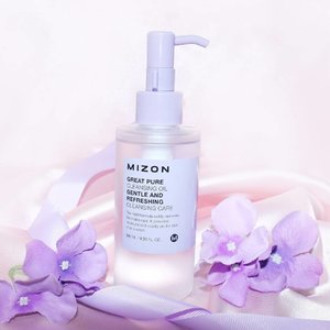 Mizon Great Pure Cleansing Oil ( from @elsyoungid ) does get rid of regular and waterproof makeup.

Overall, I am very impressed with this cleanser. I do think that it suits all skin types, even oily ones because it doesn't strip off the natural oils off of your face and it deep cleanses your skin. 
#clozetteid #mizon #koreabrand