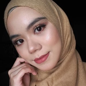 💐 Simple Glam Makeup Look #hijab #hijabi #hijabstylist #beautygram #beautyaddict #beautyblog #beautyblogger #indobeautygram #makeupinspiration #makeuplook #glammakeup #clozette #clozetteid