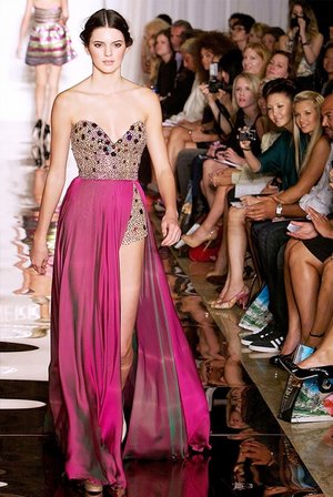 Kendall Jenner. I honestly love her more than her Kardashian sisters, despite how she land herself the modelling jobs.