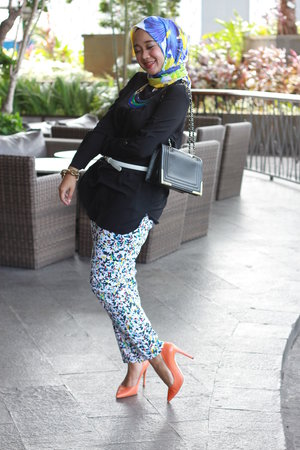 Be brave with a bright color pump heels