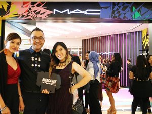 Thank youuuuuu mas @anggarahman for having us with Mac Cosmetics Indonesia 💖💖💖💖💖😘😘😘😘😘💎💎. *our first pic #yeah 😂😂😉😉😉.
.
.
.
Congratulation once again to MAC Cosmetics Indonesia 💖💖💖💖💖😘😘😘😘💋💋💋💋.
.
.
.
.
.
#maccosmeticsIndonesia #maccosmetics #macavaf #beautyblogger #beautyinfluencer #indobeautygram #beautyvlogger #makeupjunkie #makeup #clozetteid