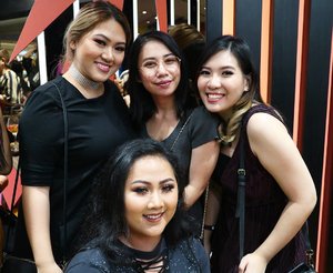 💖💖💖💖💖💖💖 Still about Grand Opening Mac Cosmetics 😘😘😘😘.
.
.
.
.
.
.
#maccosmeticsIndonesia #maccosmetics #macavaf #beautyblogger #beautyinfluencer #indobeautygram #beautyvlogger #makeupjunkie #makeup #ibv #clozetteid
#clozetter