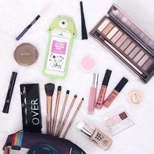 Whats inside my make up pouch #makeup #wardahbeauty #nakedurbandecay #makeover #nyxcosmetic #nabicosmetic #emina #revlon #maybeline #PAC