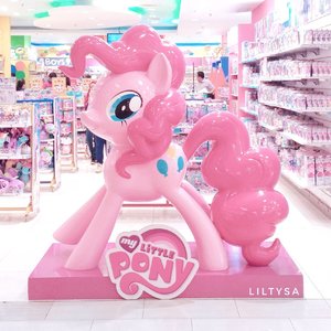Cant handle the cuteness of this huge little pony!