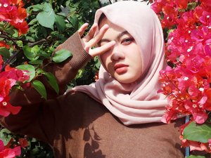 Good morning!!! 🌞Hope your monday is full of happiness 💕I'm sorry this month I rarely update Instagram and blogs because of the declining body condition 😖#clozetteID #mondaymood #mondaymorning #fashionhijab #beautysillcom #siltalook #lifestyle #flowerstagram