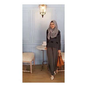 Me wearing Ribbon Top from @rgz.official and Pants from @kimi_indonesia maacii kesayangaan ❤️❤️❤️ #ootd #hijabdaily #hijaboutfit #clozetteid #clozetteambassador