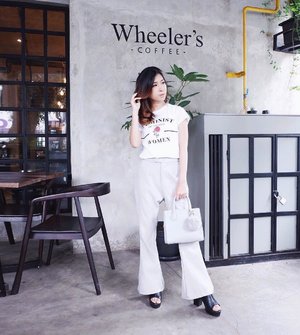 Today I visited @wheelers_coffee , there provided coffee, snacks, deseert, etc~
For buy a coffee you will get 20% special voucher in this month only 🎉✨
.
.
.
#fujifilm #fujifilm_id #fujifilmxa3 
#wanitaindonesia #photography #beautybloggerindo #Facetofeet_id #beautybloggerindonesia #beautyblogger #bandungbeautyblogger #makeuptutorial #ootdstyle #style #fashion #2018 #styleblogger #ootdwomen 
#asian #ootd #ggrep #clozetter #clozetteID
#fashionblogger #bloggerstyle #bloggerfashion
#bloggermafia #ootdfashion #ootdstyle #influencer 
#influencerstyle #ootdfashion #ootdfashionindonesia