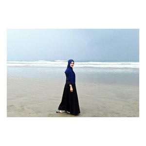 Untuk pertama kalinya setelah 1 bulan purnama ga ke pantai, sabari was2 fotona oge.... #clozette #clozetteid #hestistyle #ootdhijabindo #ootdhijab #ootdfashion #ootd #hootd #shortholiday #shortweekend #hijabfashion #hijabers #hijaboftheday #hijabstyle