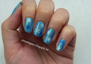 Snowflakes Nails