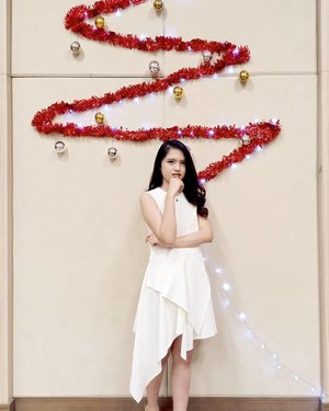 Dec 25, 2018
Merry Christmas everyone 🎄
May your Christmas sparkle with moments of love, laughter and goodwill. And may the year ahead be full of contentment and joy ❤️
.
Xoxo,
NataHsu 💋
.
.
👗 : @poshthelabel from @_bobobobo_ 📿 : @wingbling_korea @charis_celeb (click link on my bio to shop, "Shop at Charis")