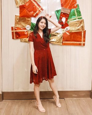 Dec 22, 2019God never gives someone a gift they are not capable of receiving. If He gives us the gift of Christmas, it is because we all have the ability to understand and receiving it. - Pope FrancisStill can't believe that I'm here, posing like this with a red dress, heels and wearing make up. The old me, won't ever do this. That's how I realize that people can change. If God can gave me a confident that I've never had before, He can give it to you too 💕2019 is almost over and 2020 is coming soon. A year for a new journey. Hope you guys have a great and blessing journey ! MERRY CHRISTMAS 🌲Have you make any new year resolutions ?#clozette #clozetteID #beautiesquad #setterspace #beautybloggerindonesia #beautybloggerid #bloggerceriaid #bloggerceria  #bloggermafia #beautynesiamemberblogger #charisceleb #beautygoersid #bloggerperempuan #sociollabloggernetwork #vsco #vscocam #ootd #ootdid