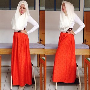 P.S. I MADE THIS.
Yes this hijab hoodie I made by myself.
Skirt from #riswari, the other is #unbranded .
#ootd #outfitoftheday #lookoftheday #wiwt #whatiworetoday #hijabi #hijabfashion#hijabers #lookbook #lookbookNU #ClozetteID #muslimfashion #psimadethis
