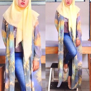 LAVENDER DRESS 
Scarf #dianpelangi from @dianpelangibanjarmasin .
#lavenderdress #dianpelangi 
Top #gaudi 
Jeans #unbranded 
#ootd #outfitoftheday #potd #wiwt #whatiworetoday #lookoftheday #hijabi #hijabers #hijabstyle #hijabfashion #muslimfashion #lookbook #lookbookNU #ClozetteID #yellow