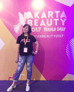 Day 1 for Jakarta X Beauty 2017 ! Let's play with beauty ❤️
.
.
#jakartaxbeauty2017 #beautyexhibition #beautyenthusiast #beautytalk #beautyblogger #beautyadvisor #ootd #clozetteid #ajourneytowonderland #dearbeautylove #may #2017