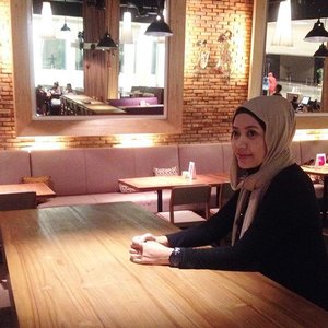 Waiting for hijab Class from @luluelhasbu with @clozetteid 😉 #HOTDHijabClass #ClozetteID
