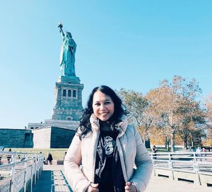 Pack your bag and let’s find some beautiful place to get lost. Btw bisikin bucket listmu tahun ini dong 😘 .

#LibertyStatue #LibertyIsland #NYC #Clozetteid #Lifestyle #travel #OOTD #OOTDindo
