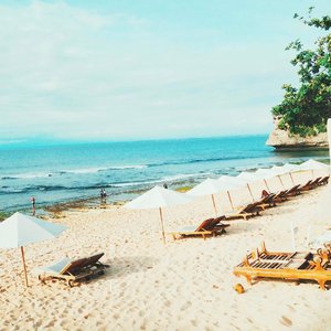 Ibarat langit tanpa awan, hidupku tak lengkap tanpamu. I miss Bali so much 😘
.

#GombalHariIni #Beach #Bali #travel #lifestyle #clozetteid