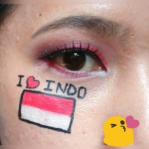 Independence day Look with @thebalmid 😂Bentar lagi kemerdekaan Indonesia, ikutan creative Makeup Look yuk @kornelialuciana @metta_anggraini06 @bluphie_serlyoktari @ulfaa_hasanah @utamichang 😅😅#indonesianindependenceday #clozetteid