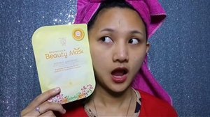 Selesai mandi saatnya memanjakan diri pake Mentholatum Beauty Mask dari Rohto..💃💃💆💆
Info lengkap cek video di channelku ya..😊 https://youtu.be/-BGNnAM89mQ

#beautynesiaxrohto #beautynesiaxbeautymask #mentholatumbeautymask #beautynesiamember #beautymask #beauty #mask #beautynesiaid #beautynesia #skincare #clozetteid #beautyvlogger #beautyblogger #beautiesquad #KBBVmember
#BVloggerid