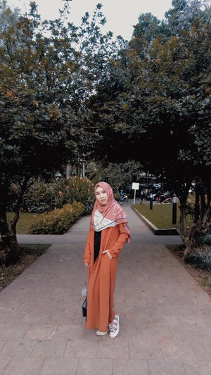 Wearing ma fav outer 💚


#hotd #hijab #outer #ootd