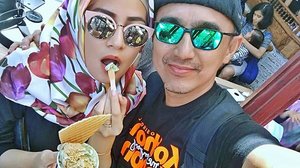 Our selfie with gelato .......................#clozetteID #LYKEambassador #Blogger #indonesianblogger #beautyenthusiast #FashionEntusiast #BeautyLovers #FashionLovers #LifeStyleBlogger #beautyblogger #indonesianbeautyblogger #indonesianfemaleblogger #femaleblogger #indobeautyblogger #like4like
