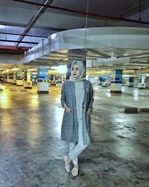 Today's ootd. Plaid Coat by @hijabwarehouse ....#ClozetteID #Hijab #hijabblogger #personalblogger #personalblog #IndonesianBlogger #Lifestyle #lifestyleblogger #likeforlikes